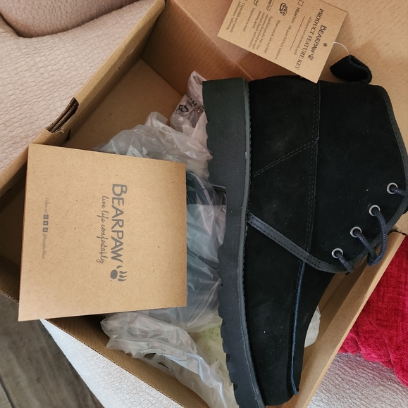 Bearpaw Men's Size 10 Black Boot - Picture 2 of 7